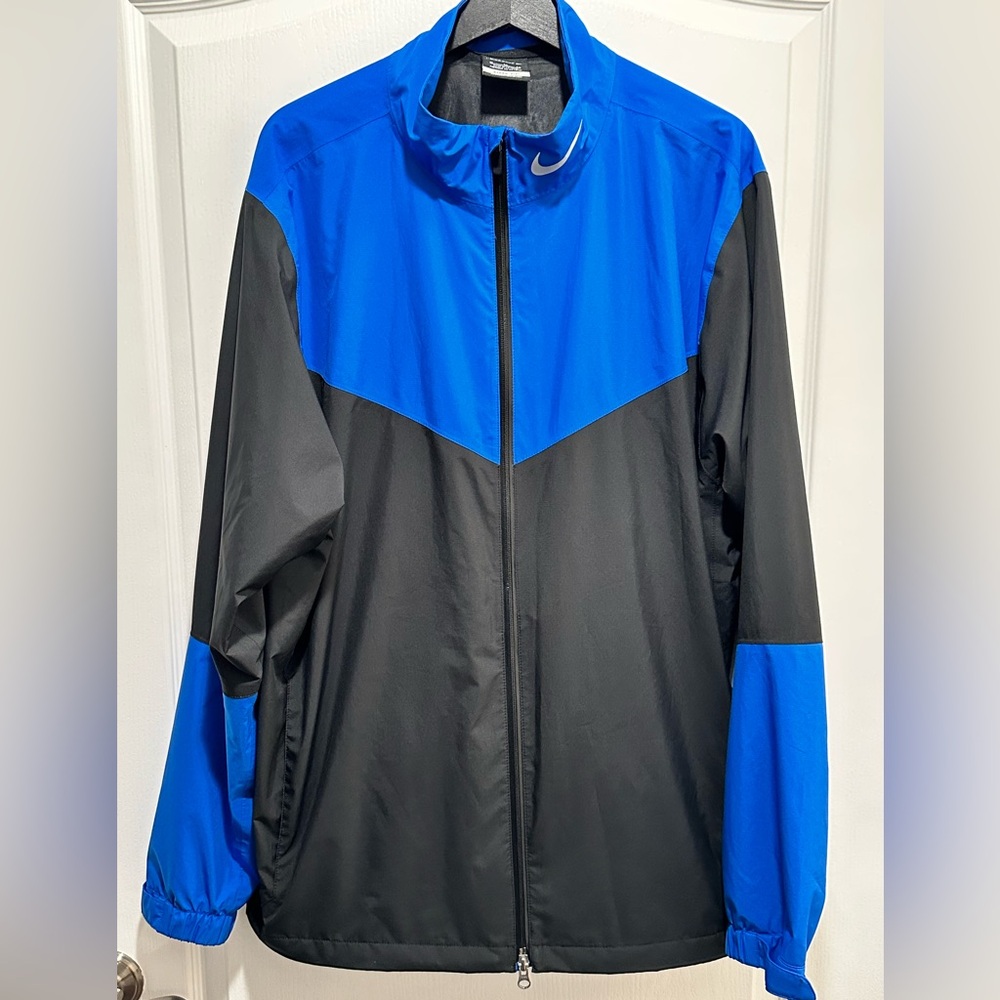 Nike Men’s Storm-FIT full-Zip Golf Jacket in Blue and Black, Size XL